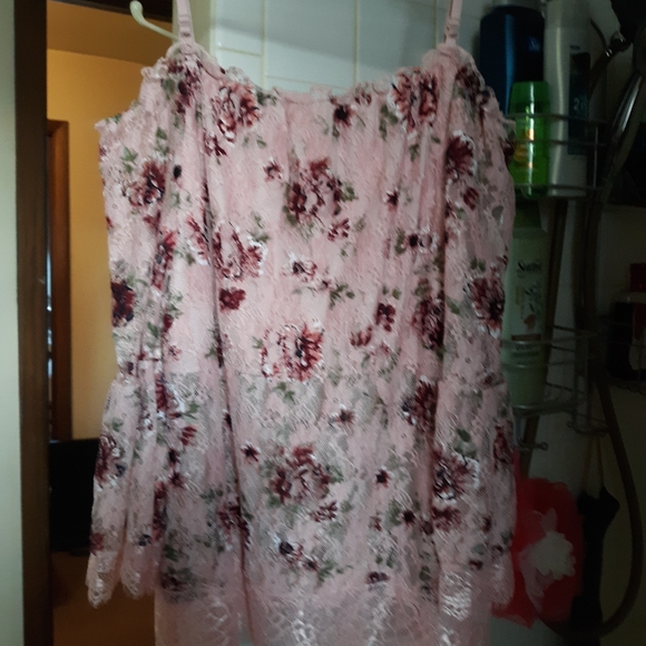 Sweet yet Sexy Lacey Crop Top under Lace Top - Picture 3 of 4